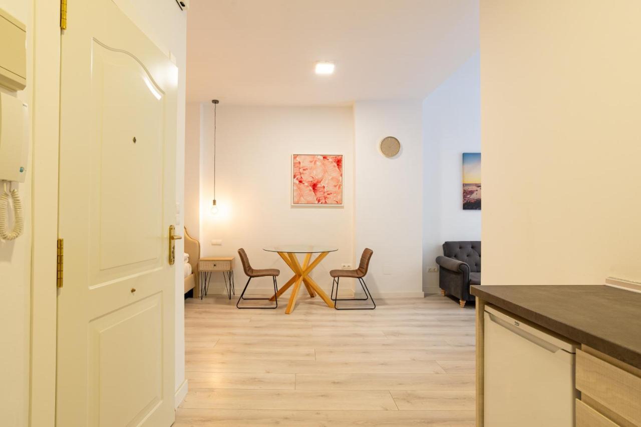 Appartamento Urbe10 Plaza De La Constucion Premium Loft Málaga Esterno foto